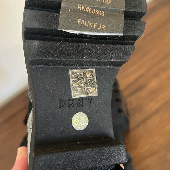 New DKNY Chelsea Black Bax Bootie Wedge Faux Fur Almond Toe Plaid Print - Picture 8 of 12